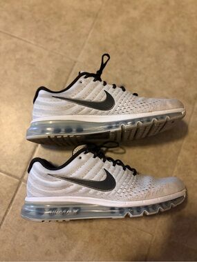 Nike Men’s AirMax 2017 - Size 11